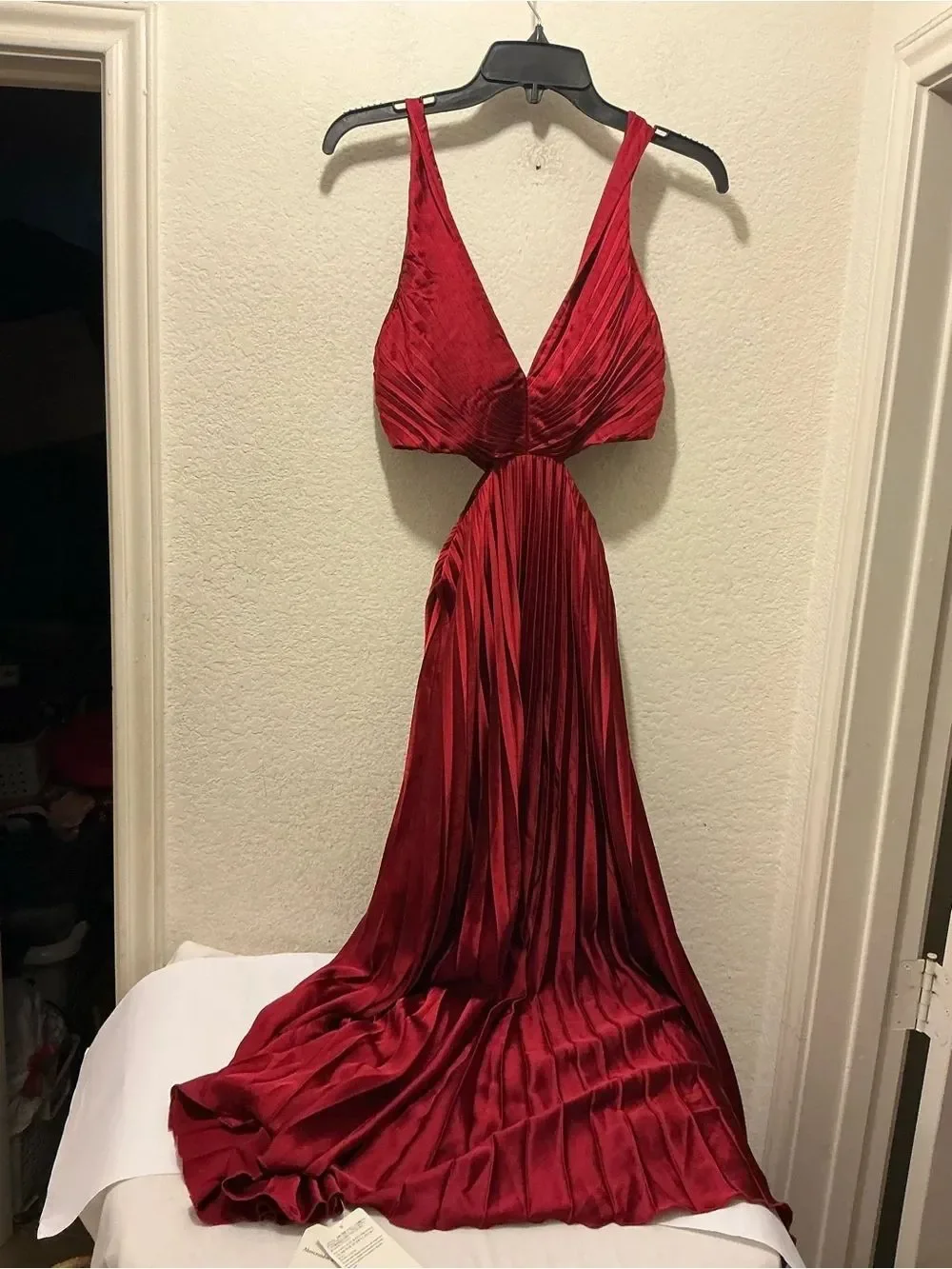 NWT Abercrombie & Fitch Giselle Wine Red Pleated Maxi Dress M